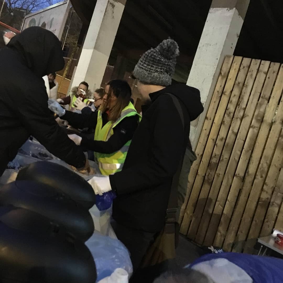 Bhamsg2016's tweet photo. Over 150 portions of hot food went out last night, we had Hot dogs &amp; Chilli on the menu. Our greggs &amp; @FareShareWMids donations flew out. Thank you to all volunteers and those who donated❤ 

#bsg #birmingham #albertstreet #community #together #helpingothers #donations https://t.co/oRHQVf7uIe