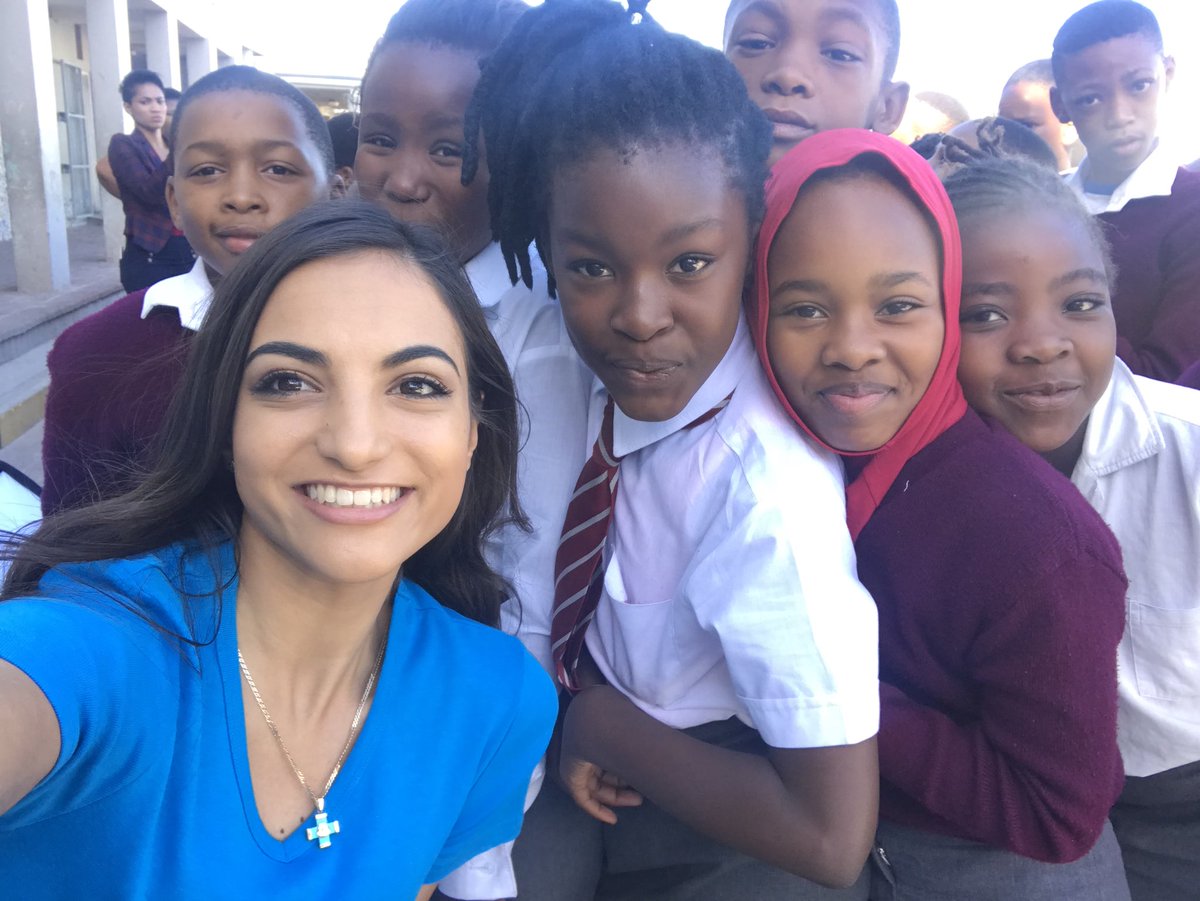 missearth_sa's tweet photo. Out and about at #MacorniBeamPrimarySchool in #MacorniBeam this morning to celebrate the beginning of #NationalWaterWeek with @Makro_SA and @GiftoftheGivers. #MissEarthSA #MissEarth2018 #SaveWater #CapeSaveWater #EveryDropCounts https://t.co/0xdWKZkFO0