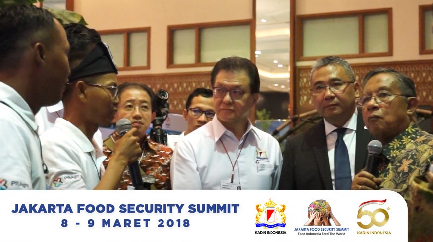 foodsecurityid's tweet photo. Sejak bermitra dengan PT FKS Multi Agro, Toyib, petani kedelai tak lagi kebingungan dalam mendistribusikan hasil panen. Jaminan harga pun ia dapatkan. Baca selengkapnya disini:
https://t.co/iwCB2EcPcD

#JFSS2018 https://t.co/4LqCYB999x