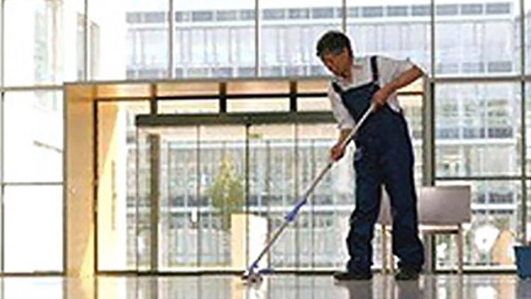 CleanCalculator's tweet image. From reducing costs to taking advantage of more efficient procedures, businesses are outsourcing in-office cleaning services for a growing number of reasons. entrepreneur.com/slideshow/3077…