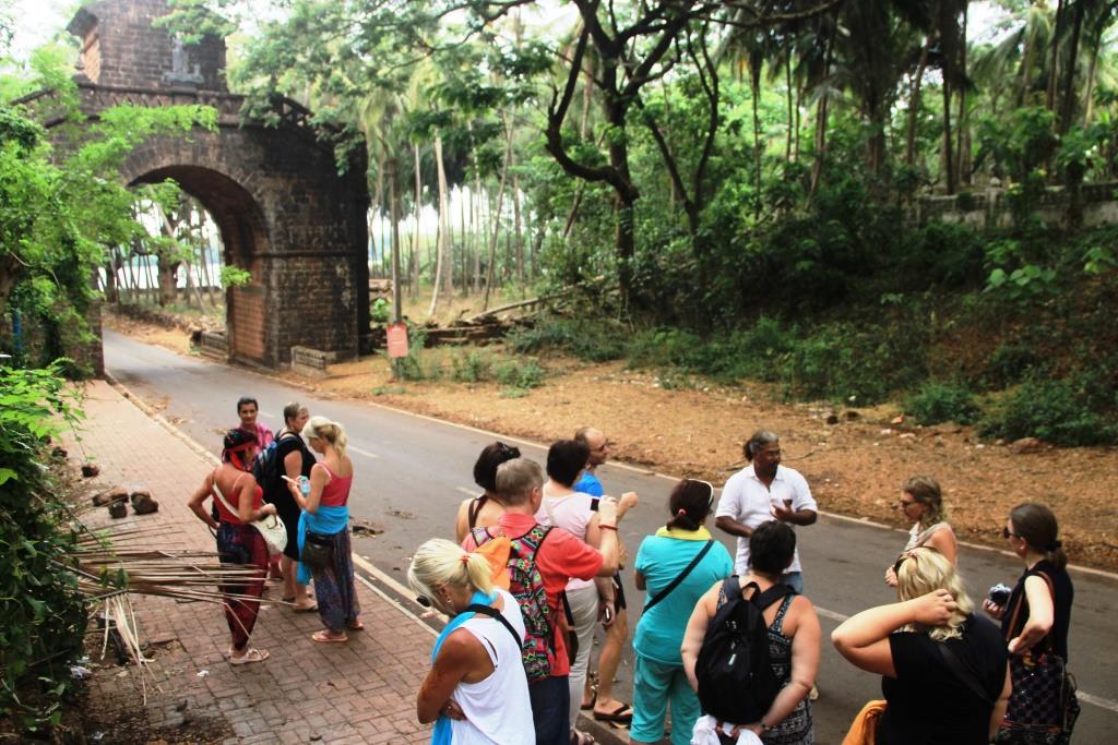mackthelocal's tweet photo. The curious Czechs check out Goa with The Local Beat. #dreamjob #travelblog #travelblogger #travelphotog #travelphotographer #travelwriter #writetotravel #travelista #travelbloggerlife #roundtheworld #travelholic #travelog #travelalone #strarttheadventure #writetotravel https://t.co/Of3Al9dvhL