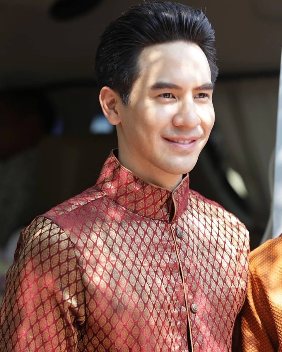 KhwamrusuekLuan's tweet photo. เค้าเรียกว่าหล่อสู้แดด ☺️🤔 #popethanawat #popezaap https://t.co/mqCtq3sgz6