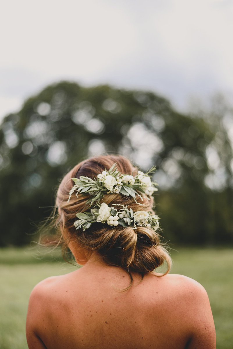 Pretty blue hues this Monday #onBLOVEDwith Georgia Rachael Photography + Fox&amp;Flo styling at @Hovetonhall See it here > bit.ly/2DC08xn