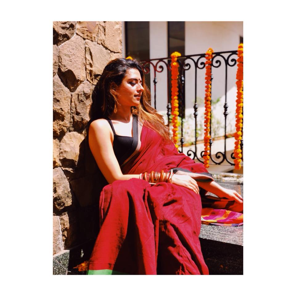 Discussion on this topic: Regine Tolentino (b. 1980), regine-tolentino-b-1980/ Communication on this topic: Karishma Kapoor, regine-tolentino-b-1980/