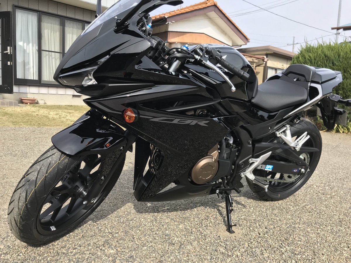 はづき Cbr400r やっと念願のcbr400r くんを納車しました 初心者でライダーと名乗って良いかわかりませんがステキな女子ライダーになれるよう頑張ります ツーリングもいつか行きたいです ご一緒してくれる方お願いします バイク乗りと