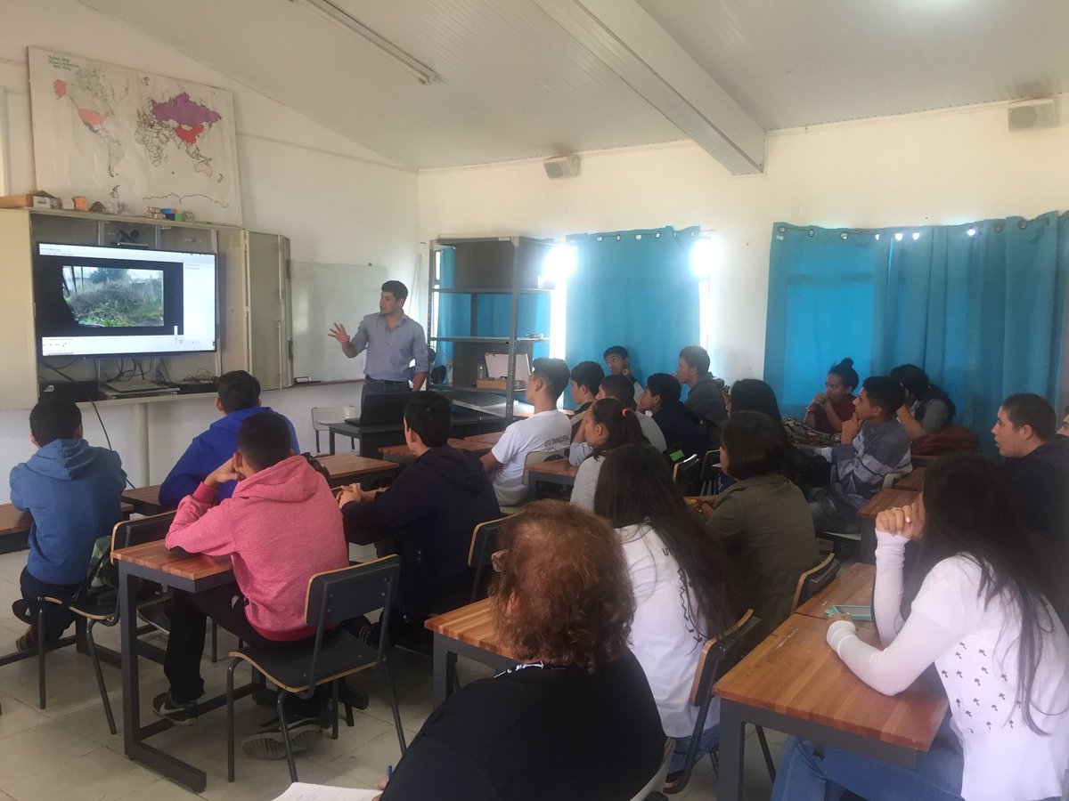 npicoia86's tweet photo. En la escuela técnica de Tranqueras ya comenzaron las actividades con jóvenes #aprendertod@s #entusiasmo https://t.co/MUfUp9zm7Z