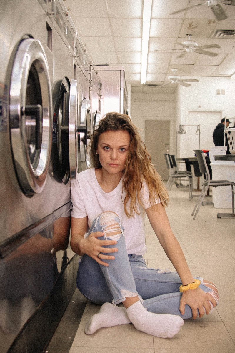 Lauren Novak ( itslaurennovak) Twitter