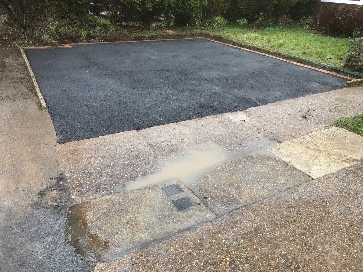 SSurfacing's tweet image. Tarmac driveway extension complete .