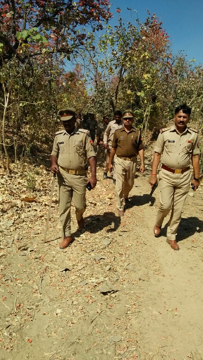 Chandauli cops carried out combing operation in Naxal affected areas and jungles