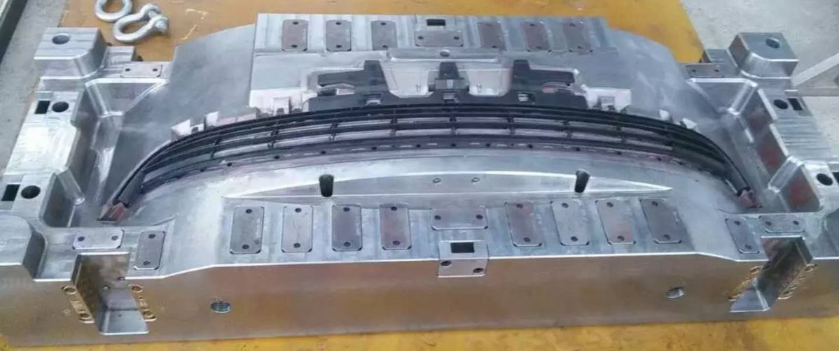 E-mail Address : Jack.Fu@haoyuanxingmould.com
Website: haoyuanxingmould.com 
Our Business scope,
1 help you develop the part , design the 3D date for you.
1 Plastic Injection mold/molding.
2 Die-casting mould/molding.
3 Prototype mold
4 Component machining and CNC machining