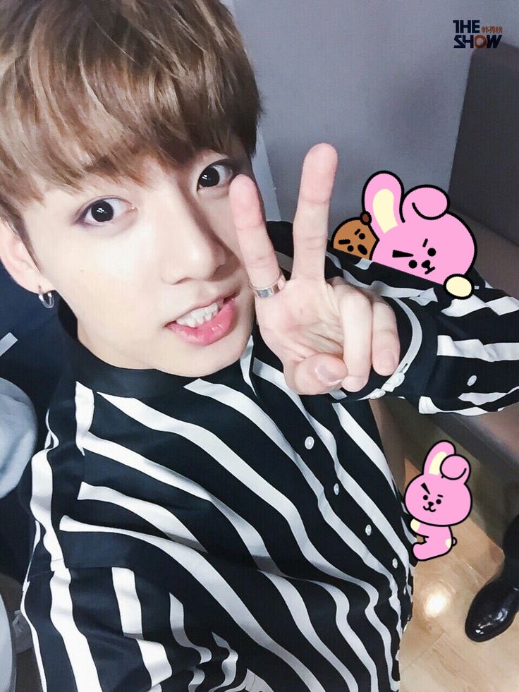 pwnsp2002's tweet photo. Jungkook ranks #1 with a score of 10 on the acha charts 
(online community)by fans. 
Scores are based on fan service, performance, singing abilities, personality, visual, and good impression. 

#정국 #jungkook @BTS_twt 

 https://t.co/1pGufrpUS6 by #jeonggukupdates via @c0nvey https://t.co/x527Yxh6Na