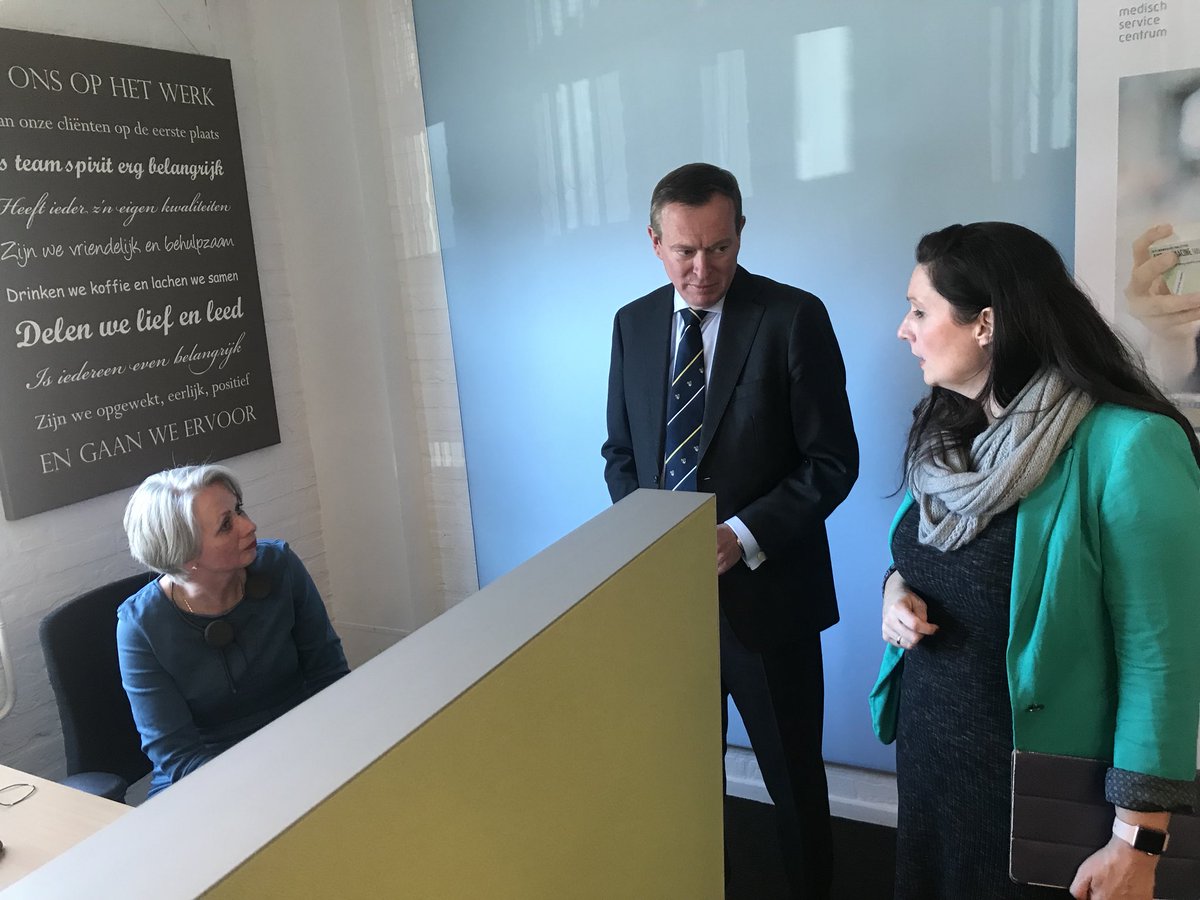 COPD in beeld en medicatiecontrole op afstand toegelicht aan minister Bruins.