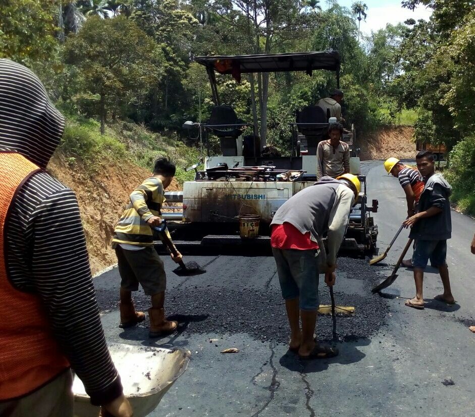 maruly07's tweet photo. 2.* dan mereka bukan siapa siapa  hanya sebatas TENAGA OUTSOURCHING / HARLEP Perkasa yang siap dipake dan dilepas kapan saja , sama seperti saya 
Begitulah @maruly07 mengisahkan Judul dari sebuah cerita yang diproduksi Lapangan , sore ini , Selengkapnya di https://t.co/dzlVhY9v6x https://t.co/NIgzyPi2OM