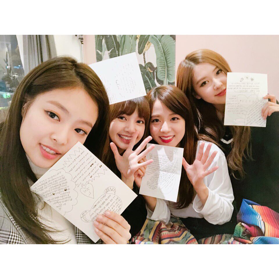 ROSEDAYS's tweet photo. [IG] #BLACKPINK's message to BLINKs after their #100cation at #BLACKPINK_HOUSE 

"Thank you once again for loving and supporting our Blackpink House. xx"

https://t.co/71x5kPhcZ7 https://t.co/9Z5QGGFBdv
