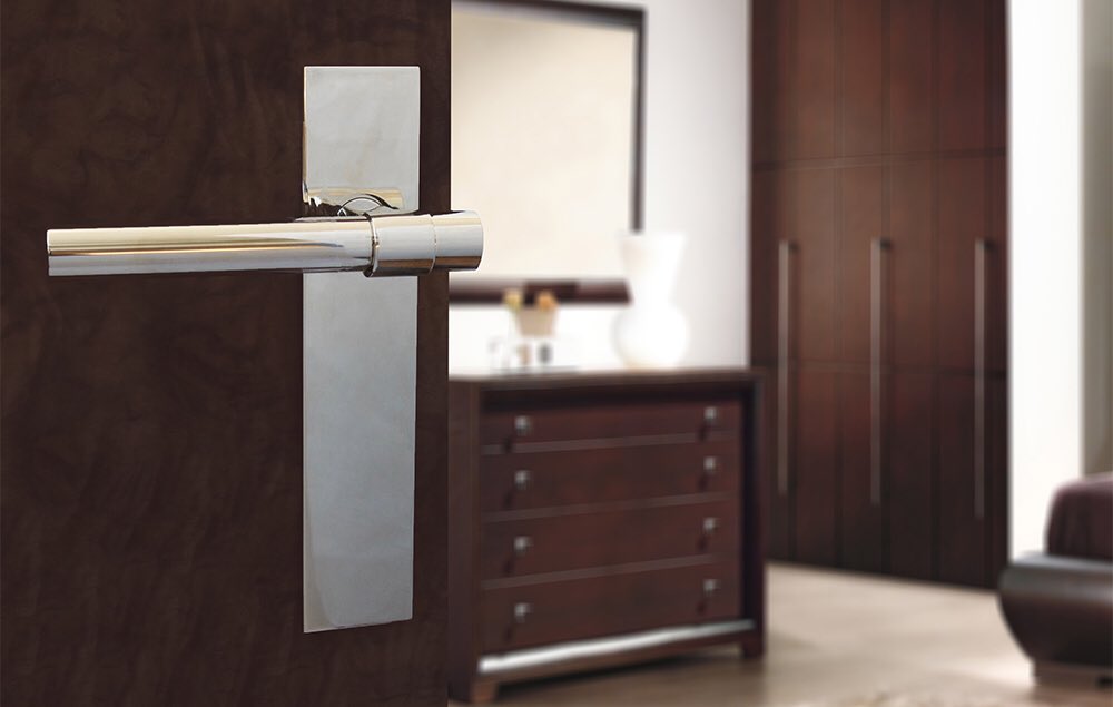 The Stunning Dain Lever on Backplate in #polishednickel by <a href="/oliverknightsah/">Oliver Knights</a> #luxurydesign #madeinbritain #homedecor #ironmongery #brasshardware #handles #luxeinteriors #doorjewellery