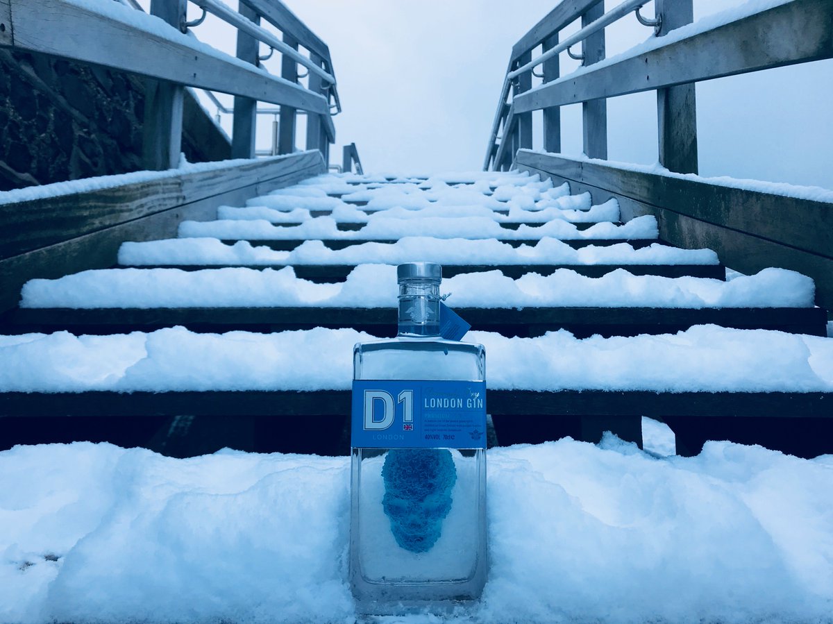 GinSubscription's tweet photo. We can't get enough of last months Gin D1! Small Batch heaven #GinSubscription #Gin #Tonic #GinandTonic #Schweppes #D1 #PremiumGin #Ginofthemonth #MarchGin #Subscription #Gift https://t.co/lTH7coaUuw