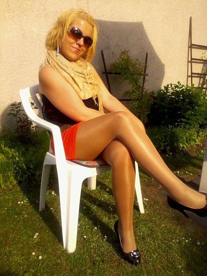 Candid Legs On Twitter Hot Mature Blonde Wearing A Red Skirt With Tan