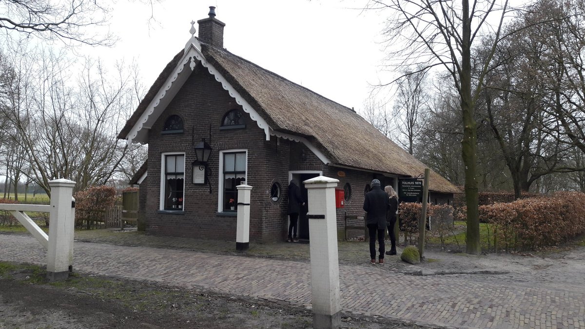 DeJasperina's tweet photo. Gezellig familieweekend gehad in een super schattig en mooi #natuurhuisje in Orvelte @Natuurhuisje #Tolhuisje #bedstee https://t.co/wPDmEFsrKB