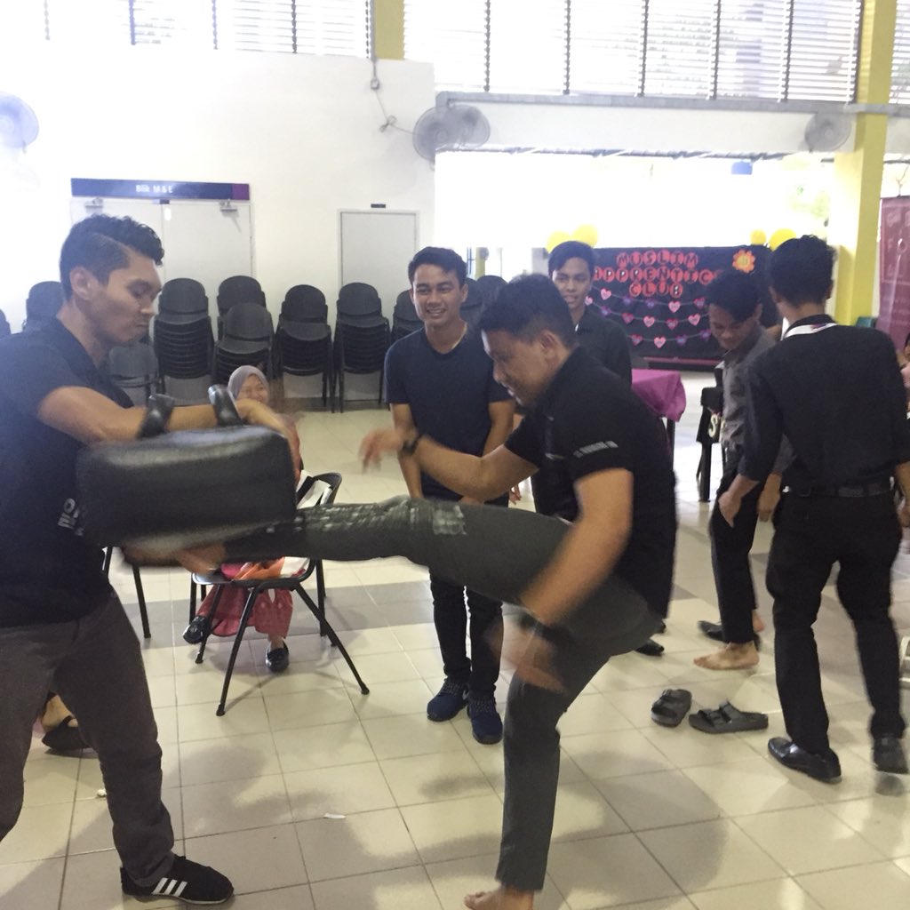 xmrjml's tweet photo. Mpp anda dah try, anda bila lagi. Meh ke booth Pencak Silat, JSM. @uitmraub https://t.co/5CQctVahPw