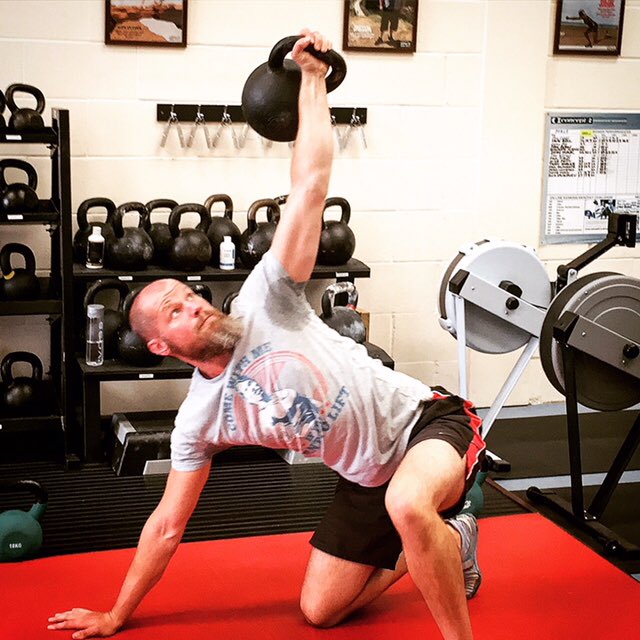UniqueResults's tweet photo. I hear that @antmiddleton has mentioned the #kettlebell as part of his own training on his one man show. Great to hear. @BeStrongFirst #SFG #SAS strength, resilience, durability, mobility. https://t.co/4kfVkSF7rh