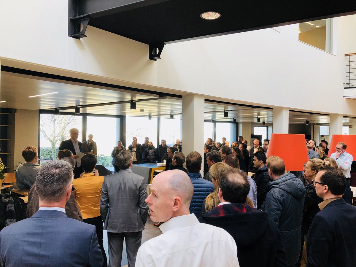 Mooie resultaten #medewerkersonderzoek bij <a href="/Heembouw/">Heembouw</a>! Goed moment om te vieren met de collega’s! #koffietuktuk #bakkendebrabander #worstenbroodjes