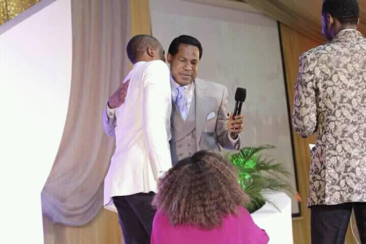 BobbyLangs's tweet image. DEAR MINISTERS,
This is the way to go about it, stop competing and fighting each other.
And Start supporting, and celebrating each other.
Like these God's generals, Pastor Chris and Prophet @UebertAngel are going about it.