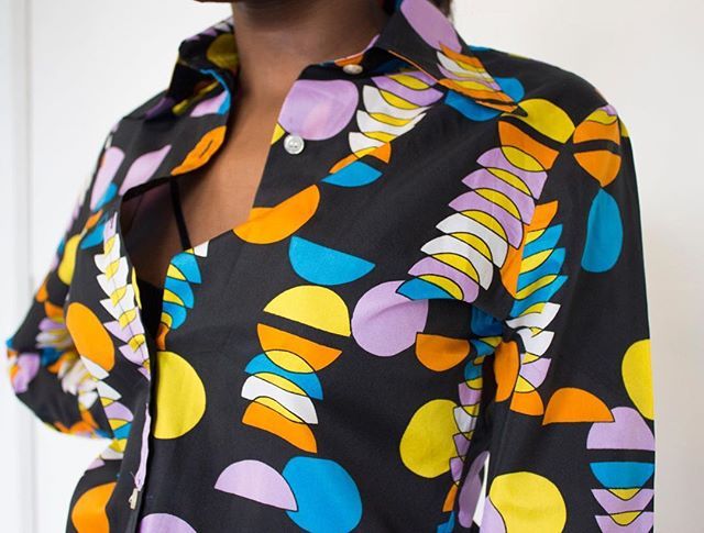 StudioCourtenay's tweet photo. A little detail of our Phillip Dere blouse - so pop-arty! 💜🔶👀⠀ .⠀ .⠀ .⠀ .⠀ .⠀ .⠀ .⠀ .⠀ #1970s #70sfashion #70sstyle #70sshirt #70sblouse #seventies #retroshirt #retroprint #retrostyle #retrofashion #geometricprint #popartprint #trendlistr ⠀ #clothing #sty… https://t.co/by0tWGI0OK
