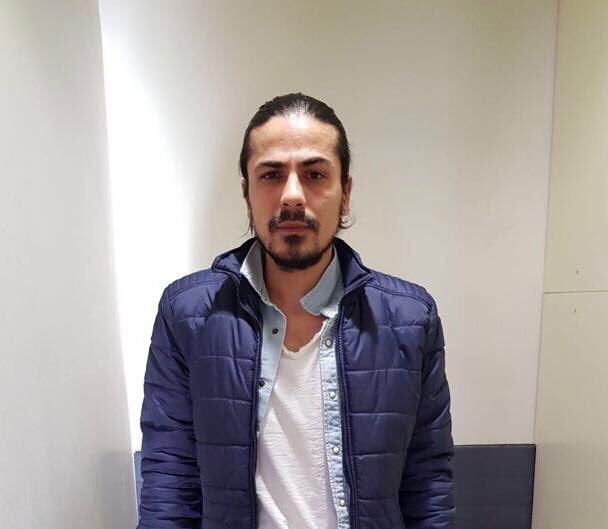 MuratAIan's tweet photo. Metro’da bir hanıma, tesettürlü olduğu için küfredip tüküren Atınç Manap isimli şu alçağın, elini kolunu sallaya sallaya sokaklarda gezdiğini biliyor musunuz? 
Hadi Mor Çatı’yı geçtim ne halt oldukları belli!
KADEM nerede? 
Aile Bakanımız ne düşünüyor? 
Biri ses versin sesss.. https://t.co/hNoH3Yq3qg