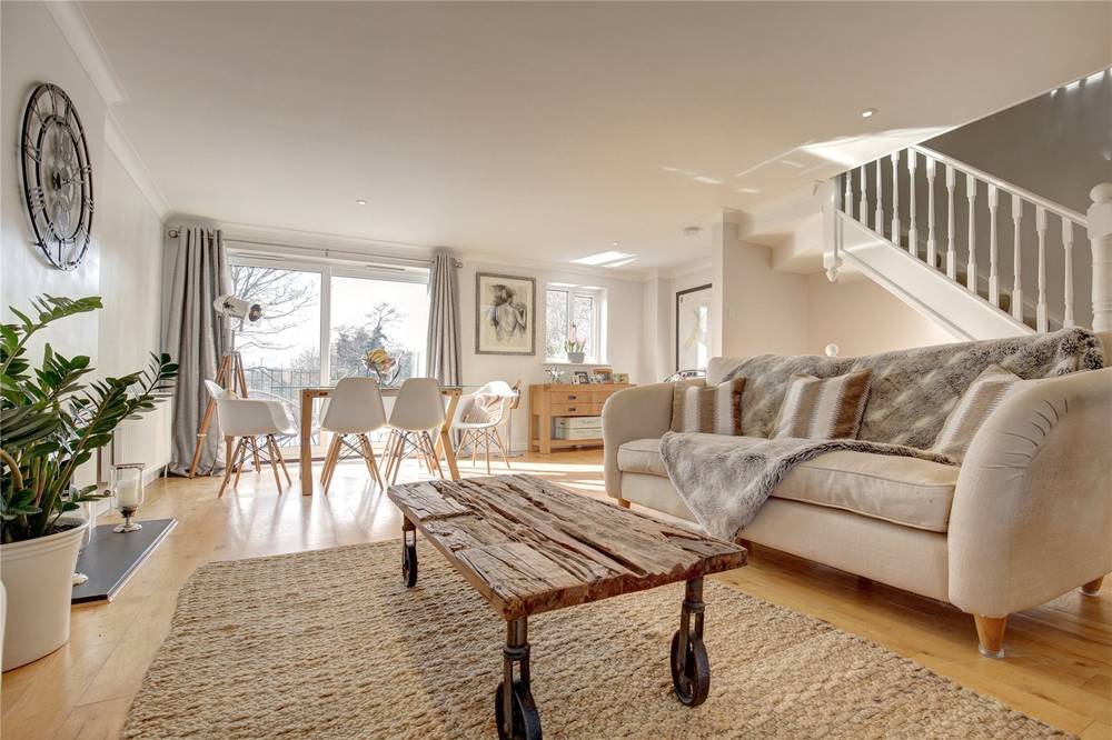 JS_Norwich's tweet photo. New Instruction: 25 Thorpe Hall Close, Norwich - £675,000
#endofterrace #3storeytownhouse #integralgarage #4bed #receptions #riverfrontage #opencountrysideviews
https://t.co/34gEpTENG2 https://t.co/EBc64nXfef