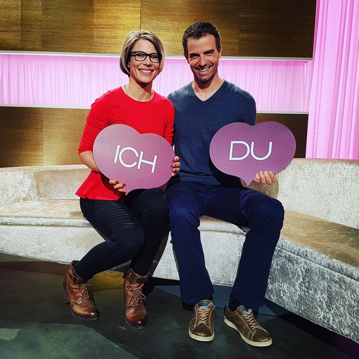 soniakaelin's tweet photo. Heute sind wir zu Gast bei Glanz und Gloria zum berühmten "Ich oder Du". Wie wir abgeschnitten haben, erfährt ihr bald.
#glanzundgloria #ichoderdu #fun #srf https://t.co/pvxql3jU7e
