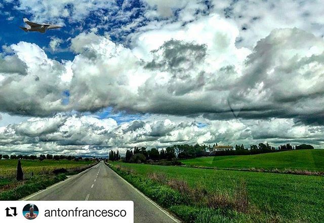 #Repost <a href="/antonfrancesco/">antonfrancesco</a> (<a href="/get_repost/">Repost</a>)
・・・
Dopo aver fatto il cielo, Dio creò le piante e gli animali, guardando le nuvole.
(Igor Yuganov) #nuvole #cielo #cloudporn #scenery #weather #skyporn #skylovers #cloudy #scenic #instacloud #skies #mothernature #skyback #cloud #crazycl…