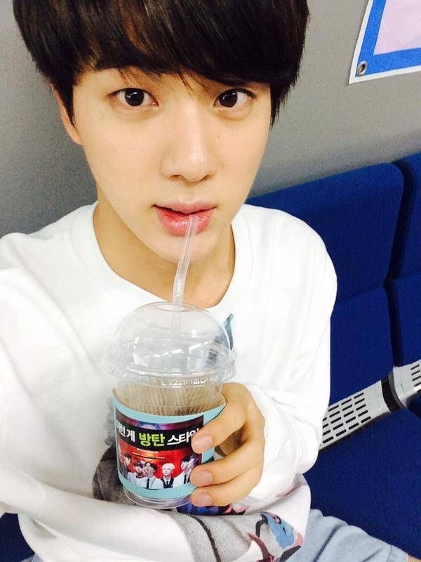 Jin as a latte. A cup of the coffee goodness that brings warmth on a cloudy day. Creamy light.