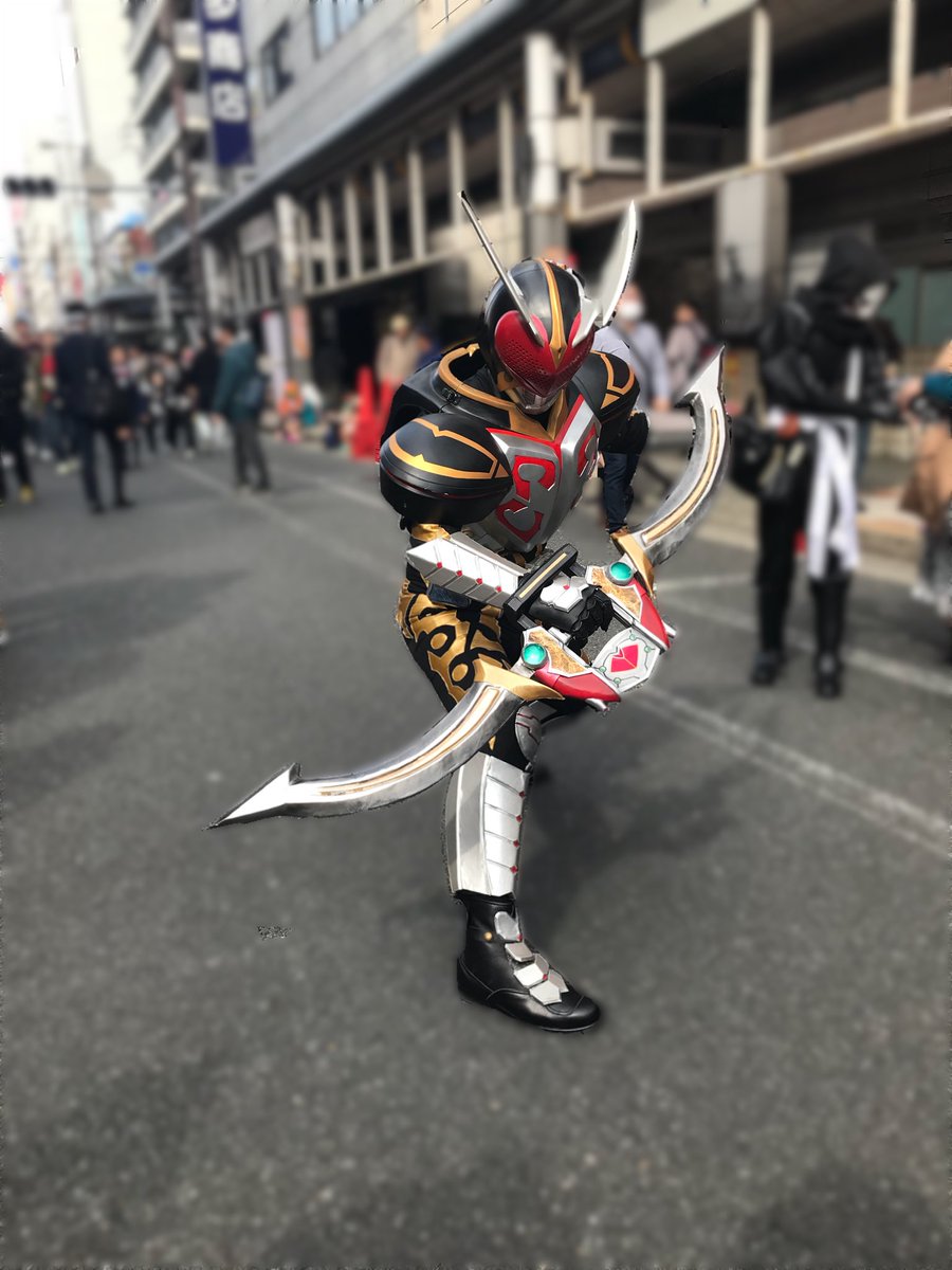 こはる 腹筋ﾁｬﾚﾝｼﾞ ストフェスで撮らせて貰ったお写真 ゼロスのショー終わりに偶然仮面ライダー カリスちゃんが 2パターンもお写真撮らせて貰ってありがとうございました 見直したら可愛いしか言ってなかった 可愛い ストフェス ストフェス