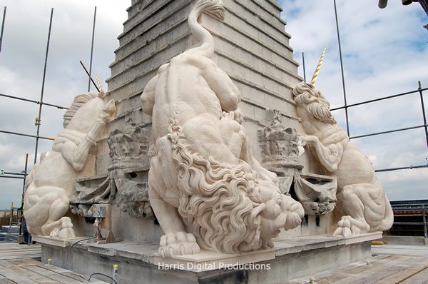 hdpfilms's tweet photo. The #Beasts of Bloomsbury follows the reinstatement of the Lions and Unicorns on the spire of St. George's, #Bloomsbury #London. Harris Digital was commissioned by the World #Monuments Fund to record the carving and installation of these 4 gigantic beasts. https://t.co/3MjT8qao7D https://t.co/gsYs3bnE0G
