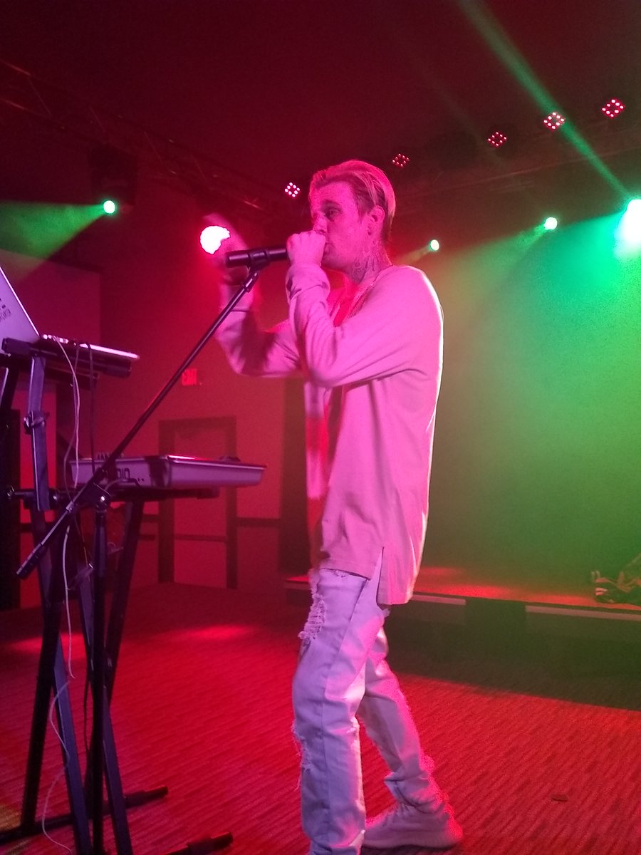 3angelwraps's tweet photo. The @aaroncarter Spotify Top 10 the numbers are just getting higher and higher each day I love it. but we need to get the top 10 filled with nothing but new songs💜
#SoonerorLater 77,152,248
#Bad2Good 334,271
#DontSayGoodbye 995,156
#HardtoLove 159,699
#FoolsGod 7,069,425 https://t.co/FJ0OjrawXw