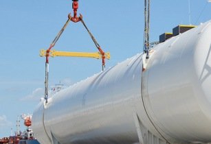 PetrolitConsult's tweet photo. IN THE NEWS: Shell sees potential LNG supply shortage as global demand surges. Read more:
https://t.co/meCm3wf2aS  #OilReview #OilReviewME #LNG #Shell https://t.co/VTMTLqWze3