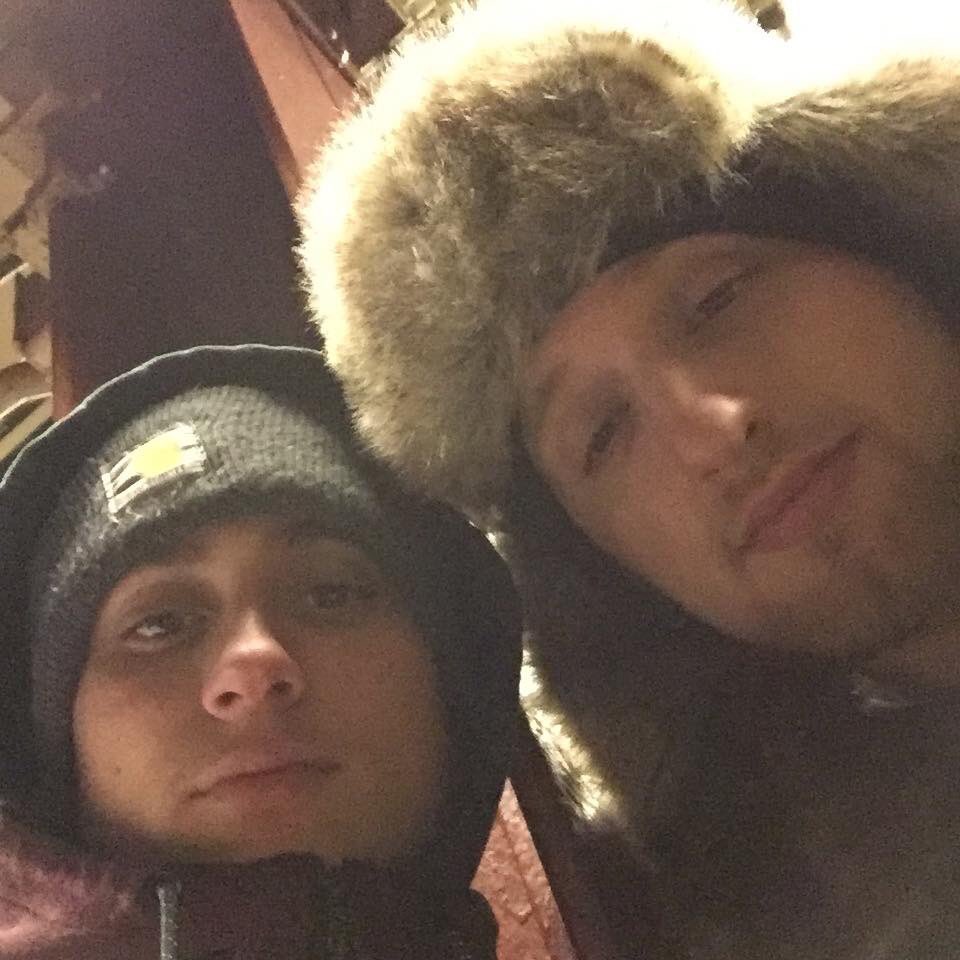 foreverstevenz1's tweet photo. Happy birthday to my brother, my best friend,my lil homie, and the man who understands me and never left my side when shit got rough at the house. You’ve grown the fuck up lil bro I’m proud of you dawg so let’s celebrate today and get you fucked up 🍻🕺💉 https://t.co/GtKxCSyEVF