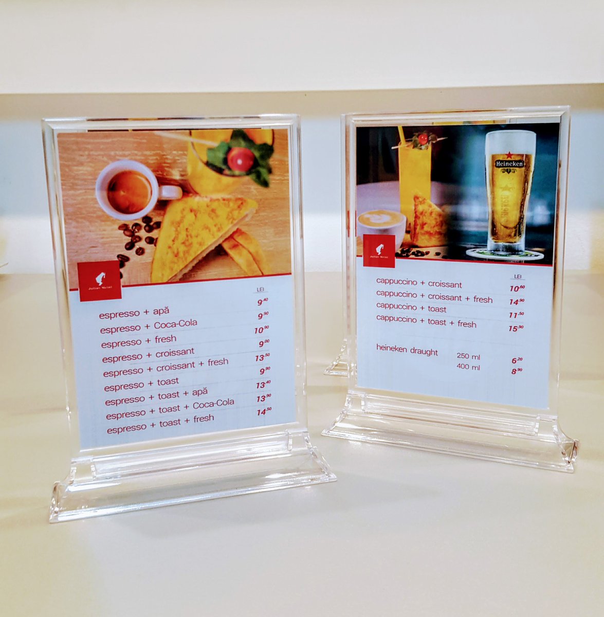 IoanaAdrianaCuc's tweet photo. Display-urile din plexiglass sunt varianta elegantă pentru afișarea de oferte, promoții, flyere, broșuri, pliante, cărti de vizită. Oferim și partea de design și print în funcție de cerințe. #ADvolutionoradea #075RECLAMA #advertisingagency #design #print #displayplexiglass https://t.co/uprod6pey3