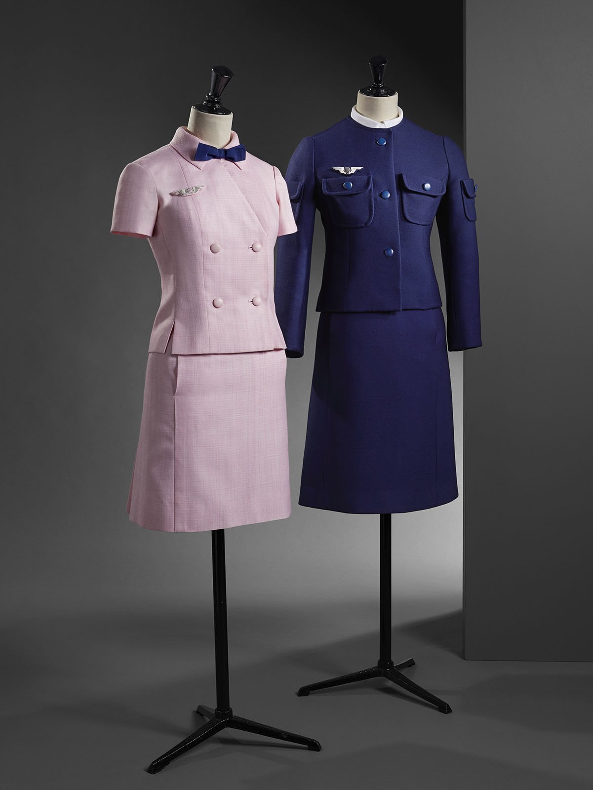 Cristóbal Balenciaga Museoa sur Twitter : "Uniformes para las azafatas de Air  France. 1968 Única incursión de Cristóbal Balenciaga en el prêt-à-porter 5  DÍAS!!! CRISTÓBAL BALENCIAGA, MODA Y PATRIMONIO https://t.co/qDgDzTzhw3" /  Twitter