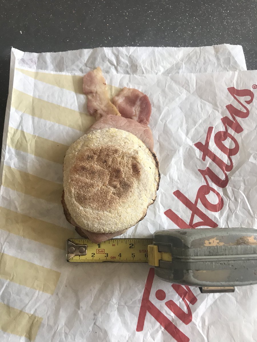 BeHerdMCR's tweet image. Things get worse @timhortonsuk #altrincham purchased this micro bacon barn today just over 2” wide with undercooked bacon 🥓. #hale #foodblogger never seen a barn cake so small? Not value for money 💵 #poorcustomerservice