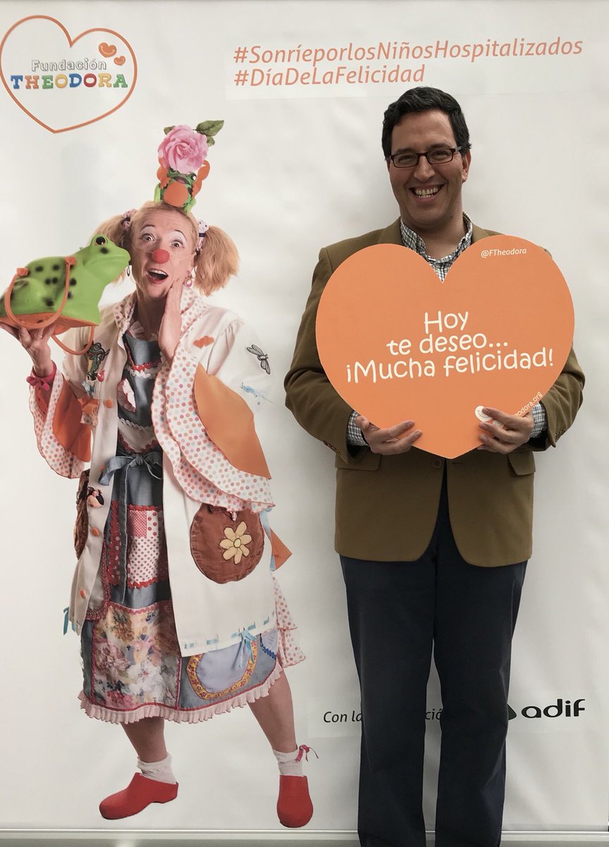 alechegaray's tweet photo. Yo sonrío con la  @FTheodora por los niños hospitalizados en el #DiadelaFelicidad 

Y tú?

Ponte tu mejor sonrisa, hazte una foto y compártela en tus redes con el hashtag 
#SonrieporlosNiñosHospitalizados https://t.co/RgLRvvewSS