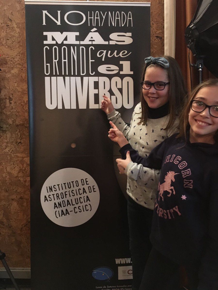 EscuelaPBL's tweet photo. Hoy en el @iaaucc nuestros pequeños cientìficos y científicas descubren que no hay nada màs grande que el universo. #marcianosallavamos @PblAtalaya https://t.co/Yy2G29LKLu