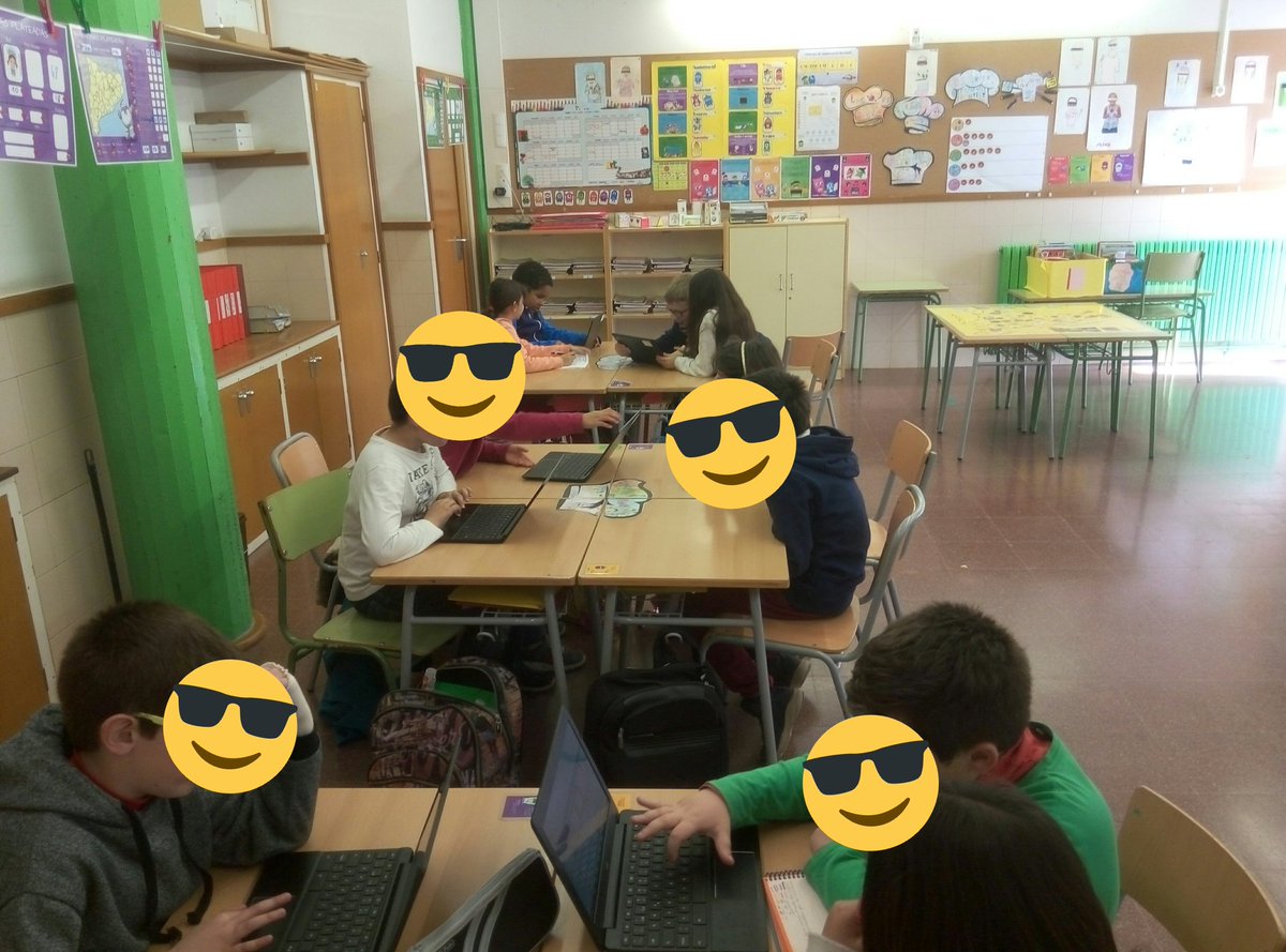 Sergis78's tweet photo. Juguem en equip al "Pasapalabra" amb el suport de #googleclassroom, fulls de càlcul i diccionaris online; #gsuiteedu a tope a 3r de primària #EinesTAC https://t.co/caLsxuOJEq
