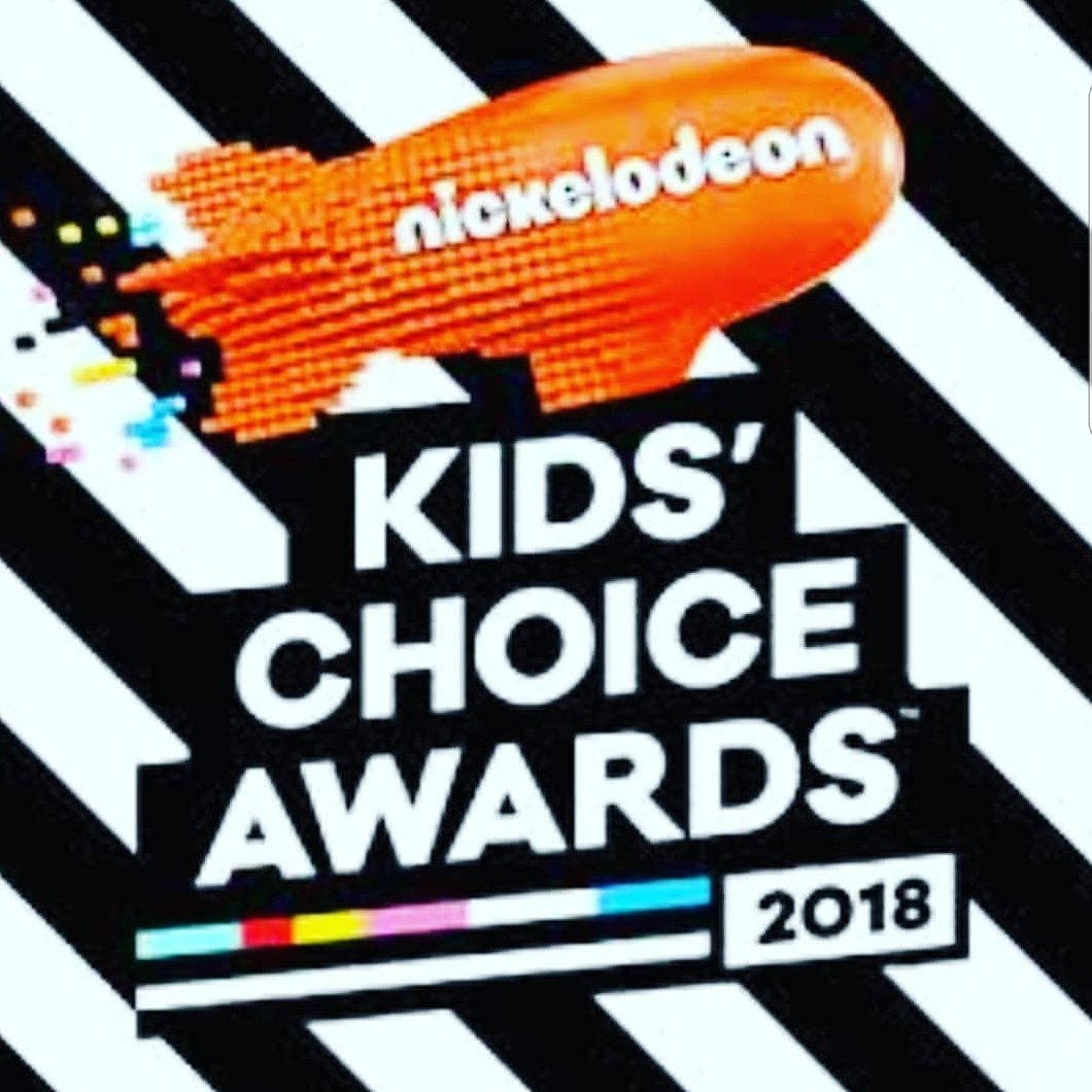 malaikatenshi's tweet photo. Let's show @eddykenzoficial real support and love for the amazing work he does and how much he has put Uganda on the international Music scene.
Vote vote vote😊

Hashtags are; #Kca #FavAfricanStarEddyKenzo

website
https://t.co/itoLqBYoTX https://t.co/PlPUdRegcn