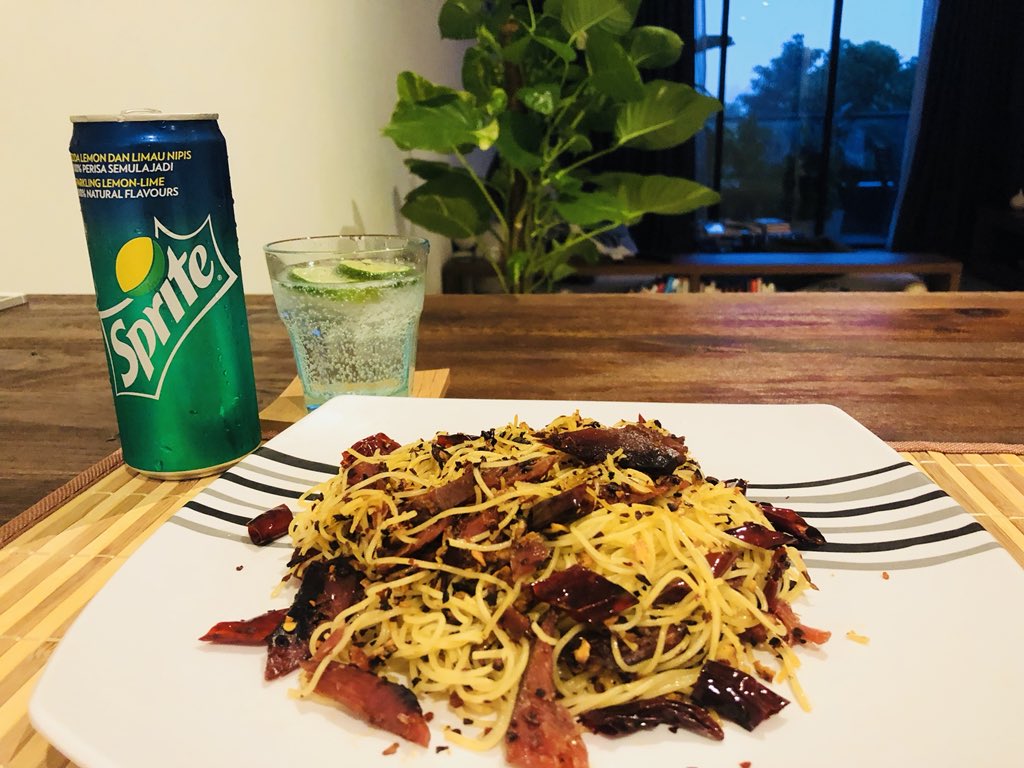 butterflieee's tweet photo. #Valhomas #Spaghetti π https://t.co/joDUu3bhbw