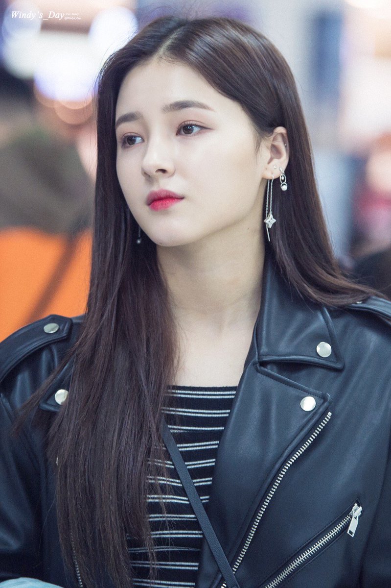 nancy_intl's tweet photo. [FANTAKEN] 180228 - Gimpo Airport

(cr.Windys_Day)
#모모랜드 #낸시 #NANCY #MOMOLAND https://t.co/UwmlWCWj0Z