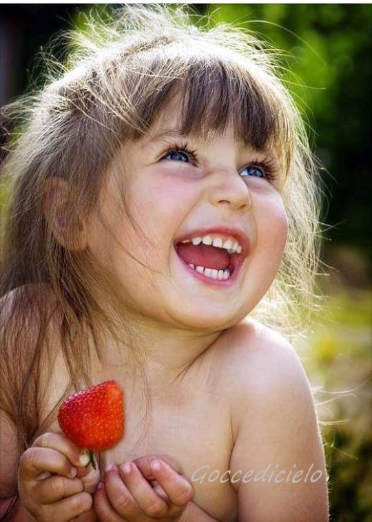 Şimdi çocuk olmak varmış gün geçtikçe ömrümüz kısalıyor😍😘😙😚şunun tatlılığına bak😇🤗😎