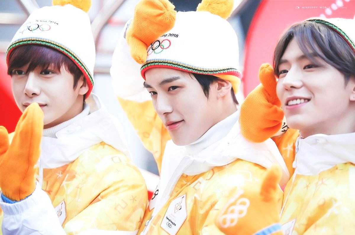 blue94_happy's tweet photo. จริงๆชอบความแก๊งเพื่อนนี้มากนะ 55555
สามัคคีคือรัยไม่รู้จัก กัดได้กัด แทงได้แทง! 😂😂😂 ชอบบบบ
#MONSTAX #minhyuk #hyungwon #kihyun #93lines https://t.co/HbC4SE2H3E