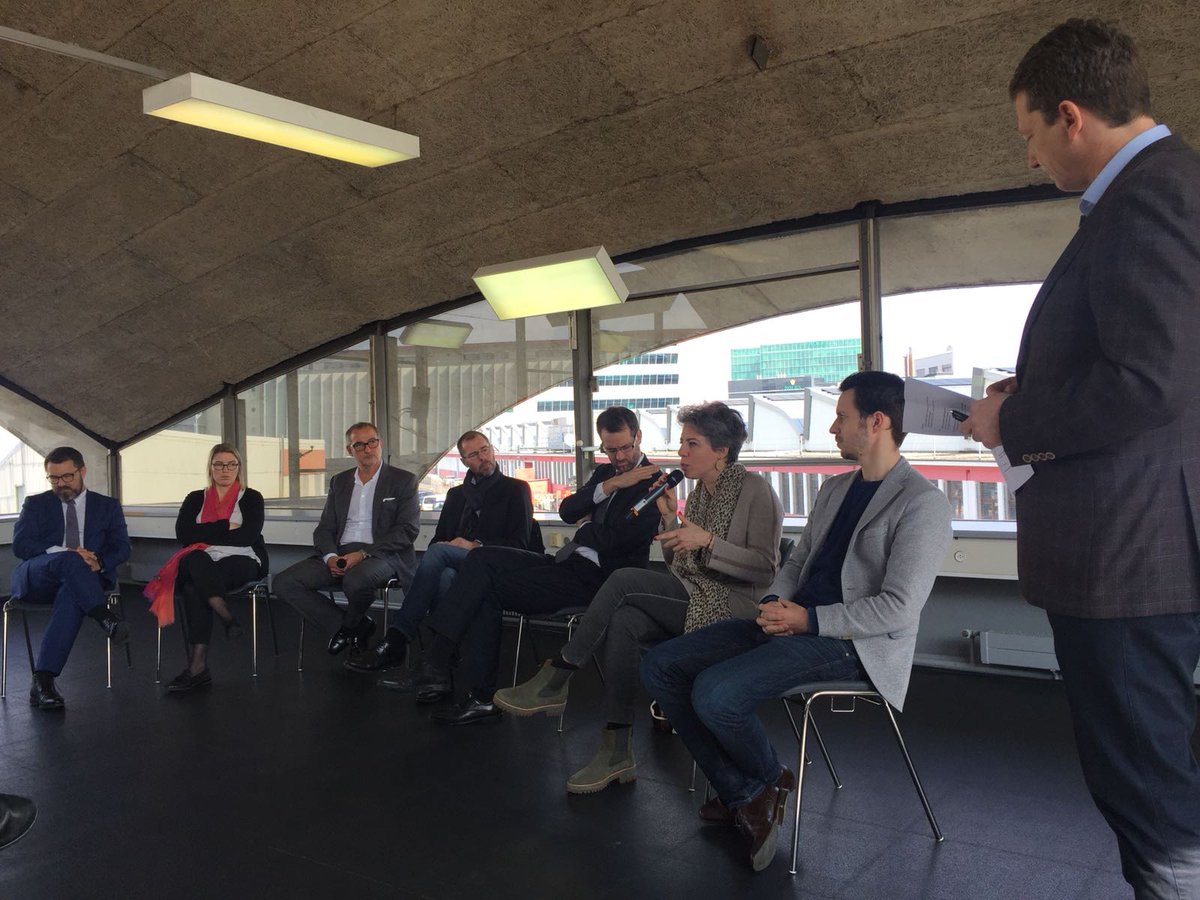 Mme Salerno partage le plan de développement de la zone industrielle des charmilles entourée de logements. L'idée est de la muter, en exploitant le potentiel de la HEAD qui s'y est installée, avec:
- Espaces de rencontres
- Mutualiser les ressources
- Un animateur de la zone