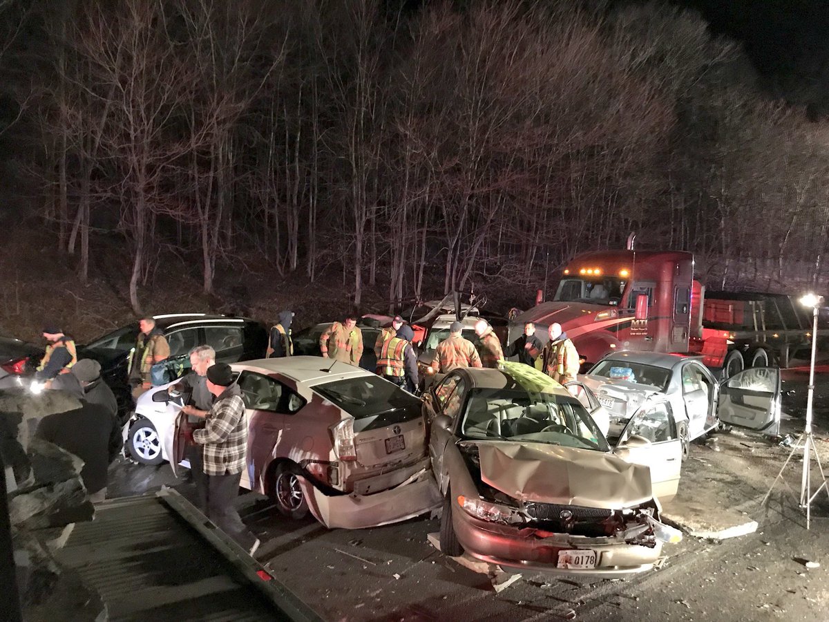 TheMoCoShow's tweet photo. A collision involving a tractor trailer carrying stones and gravel caused the stones to hit multiple cars on I-270 between Middlebrook Rd and Montgomery Village Ave

Over 20 cars involved, about two dozen injured

More here:
https://t.co/sTaqbIIdft https://t.co/XvfVDHlKfW